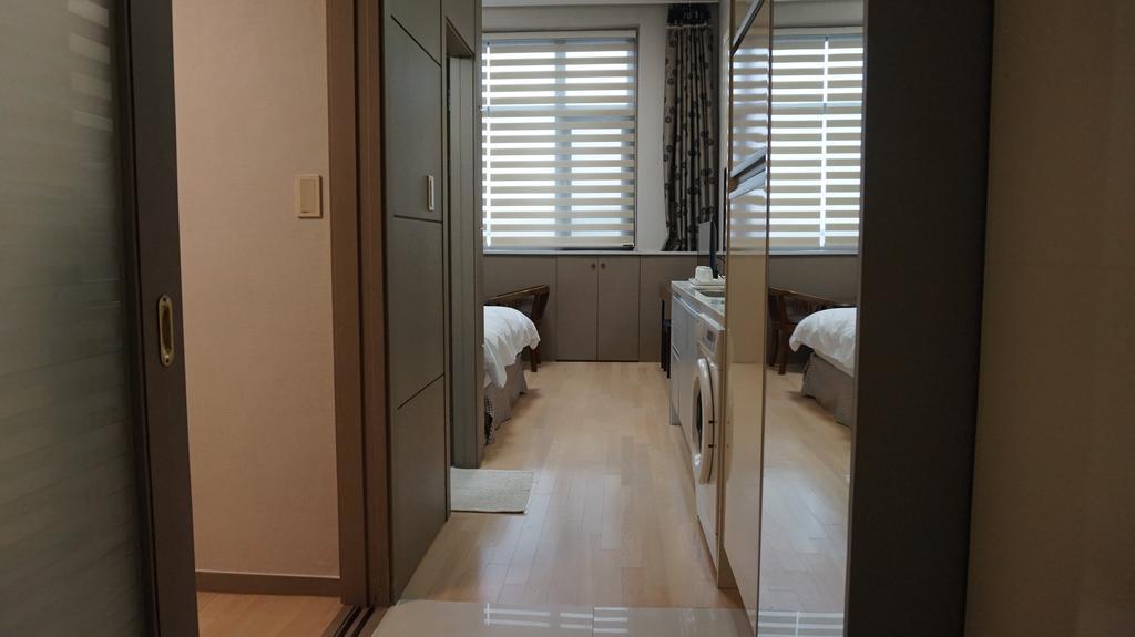Residence & U Goyang Luaran gambar