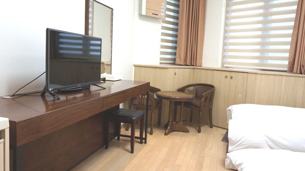 Residence & U Goyang Luaran gambar