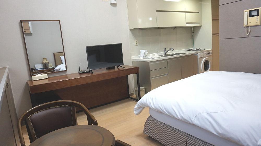 Residence & U Goyang Luaran gambar