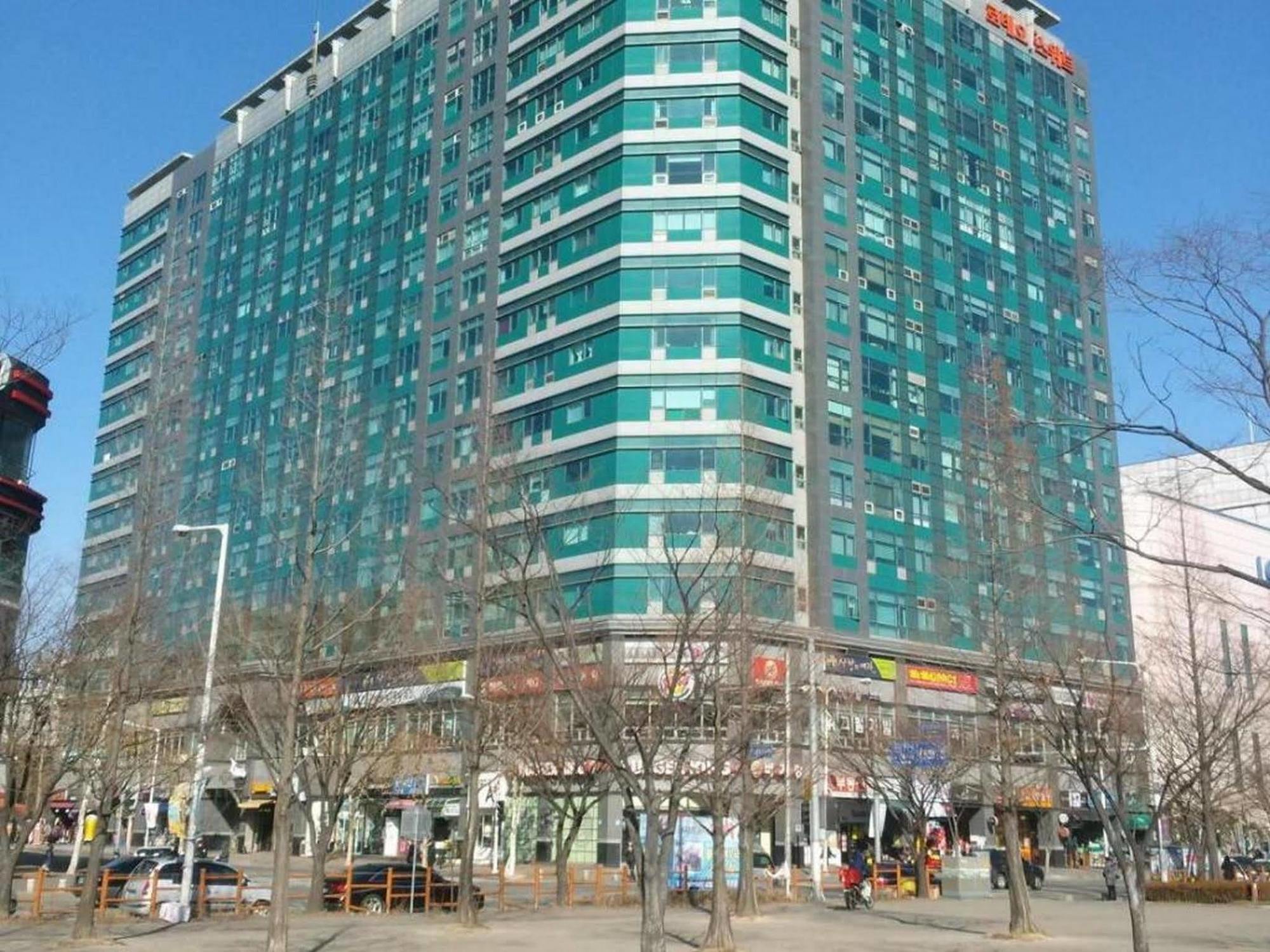 Residence & U Goyang Luaran gambar