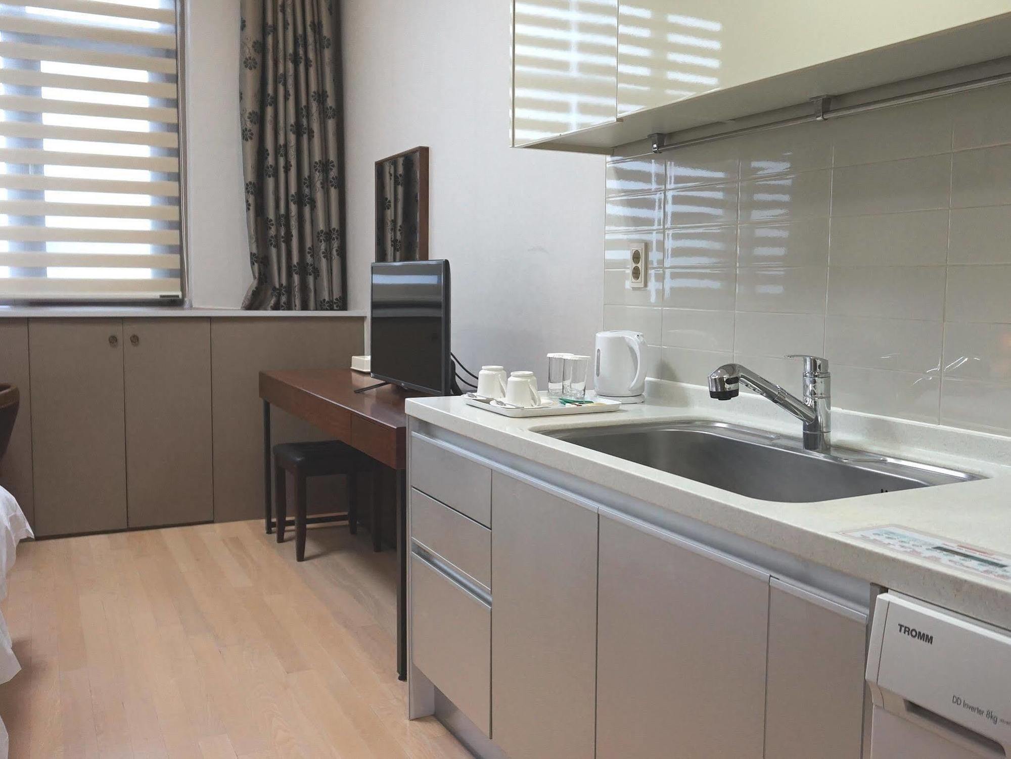 Residence & U Goyang Luaran gambar
