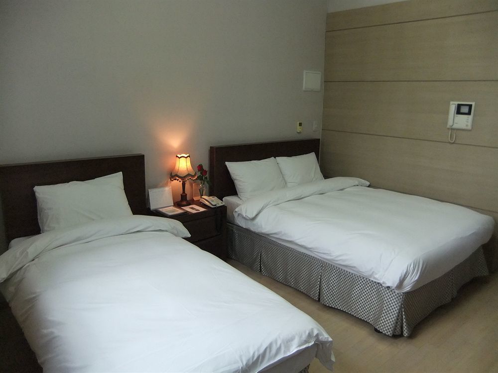 Residence & U Goyang Luaran gambar