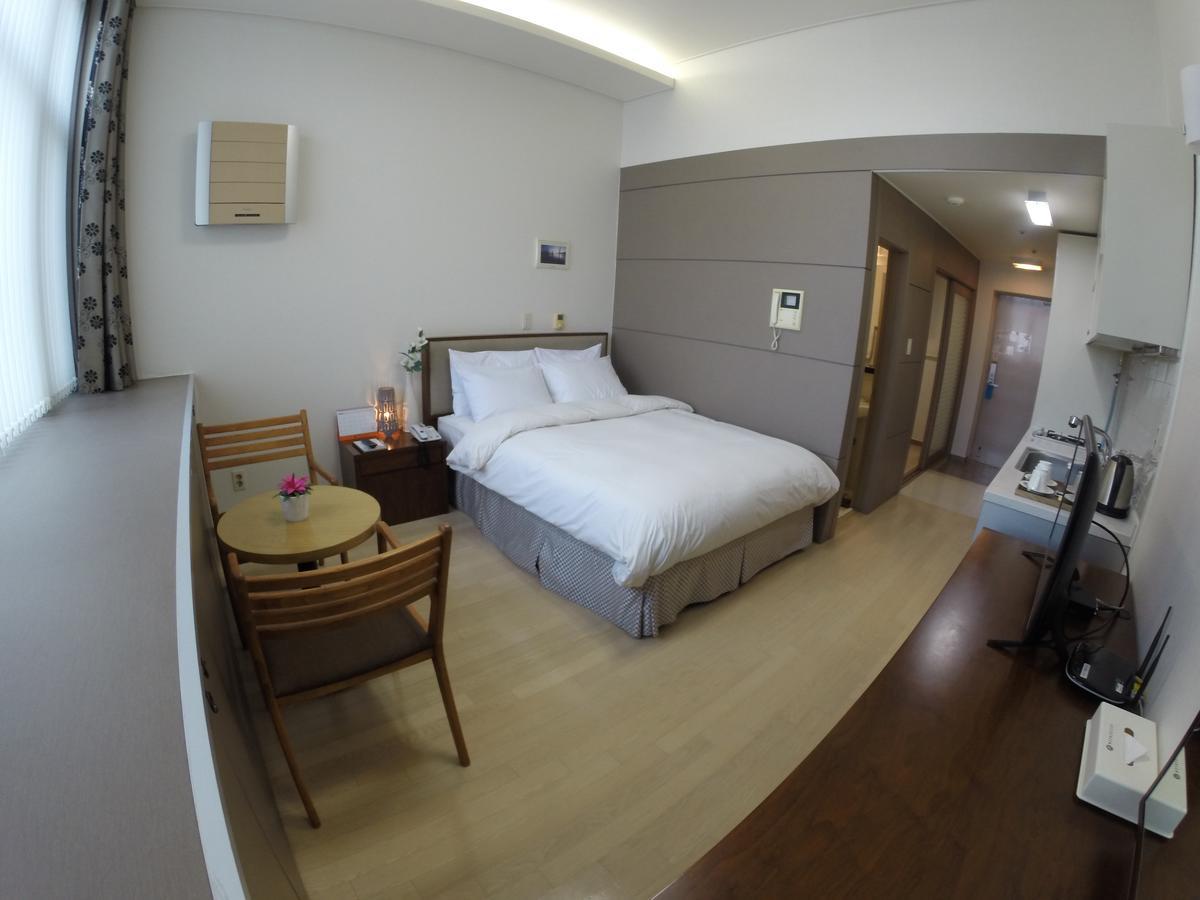 Residence & U Goyang Luaran gambar