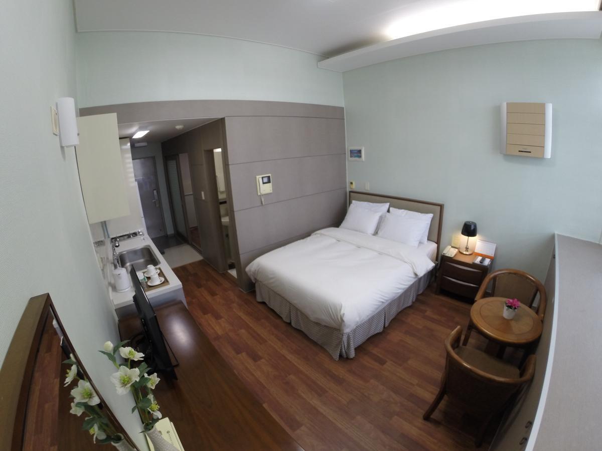 Residence & U Goyang Luaran gambar