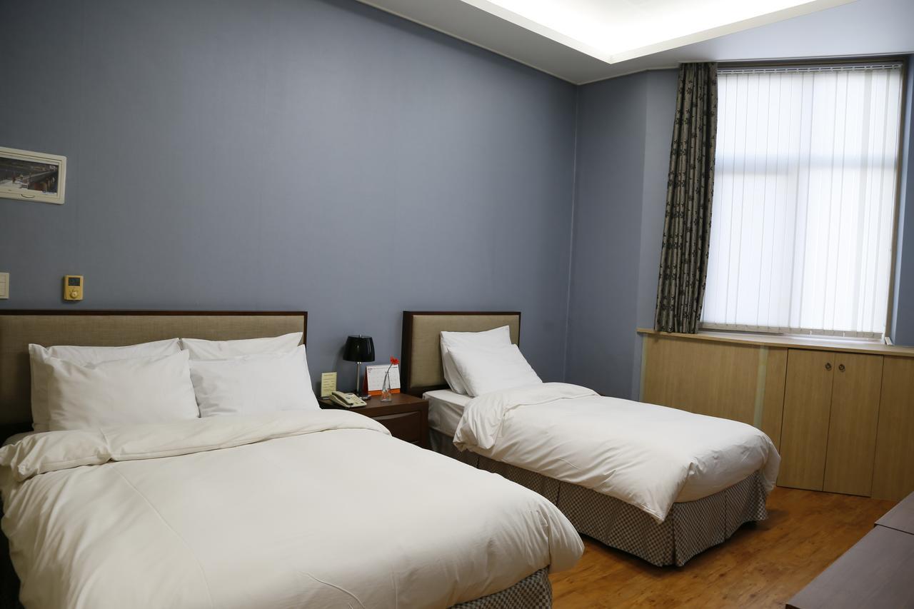 Residence & U Goyang Luaran gambar