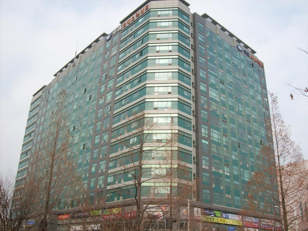 Residence & U Goyang Luaran gambar