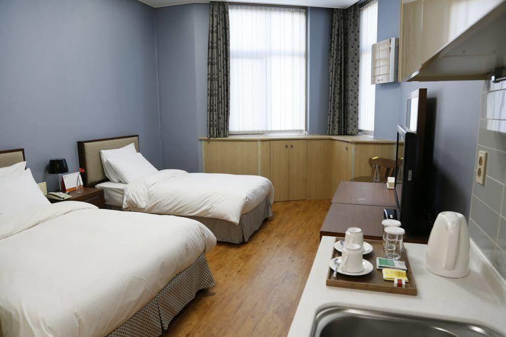 Residence & U Goyang Luaran gambar